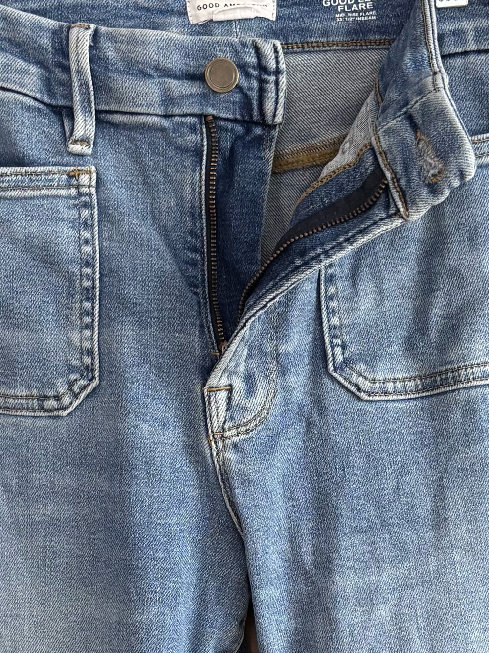 Good American Good Legs Flare Mid Rise Jeans Size 12/31 - Picture 5 of 11